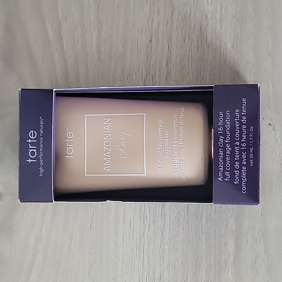 NIB Shade 26N Tarte Amazonian Clay 16-Hour Full Coverage Foundation